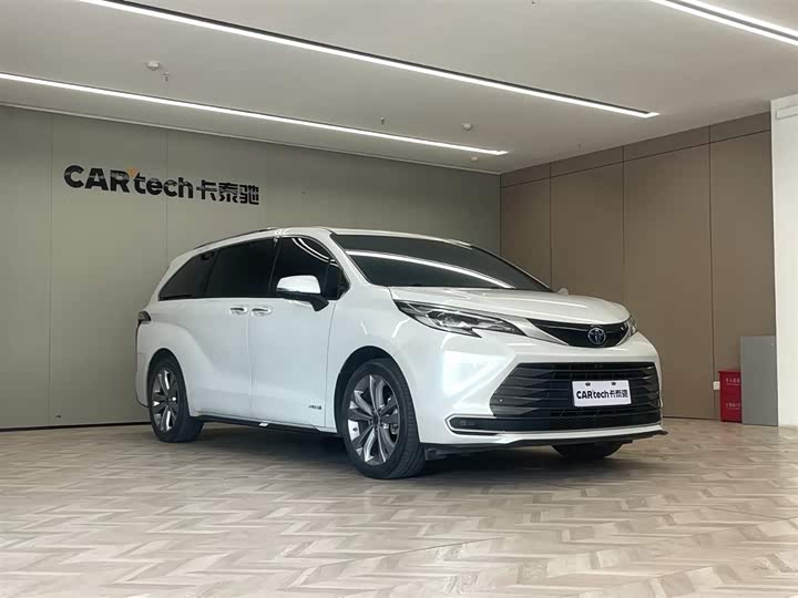 Фото 2 - Toyota Sienna