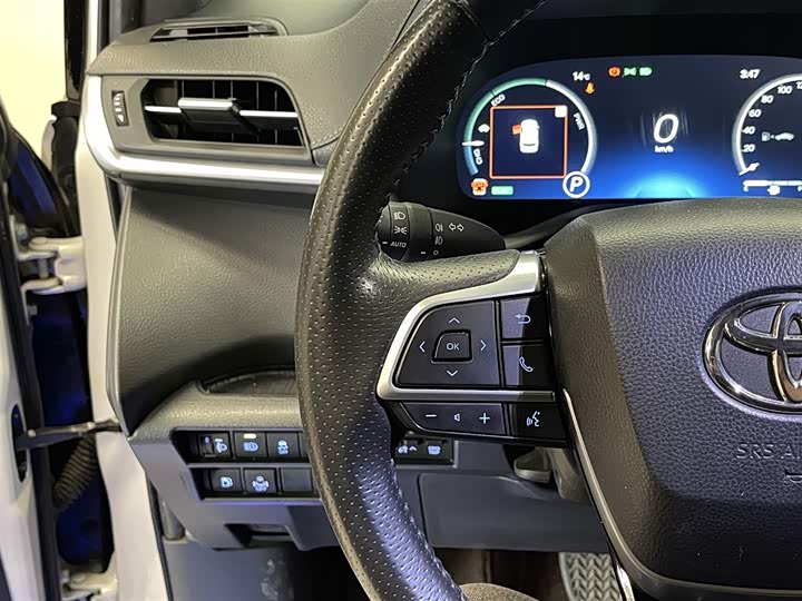 Фото 23 - Toyota Sienna