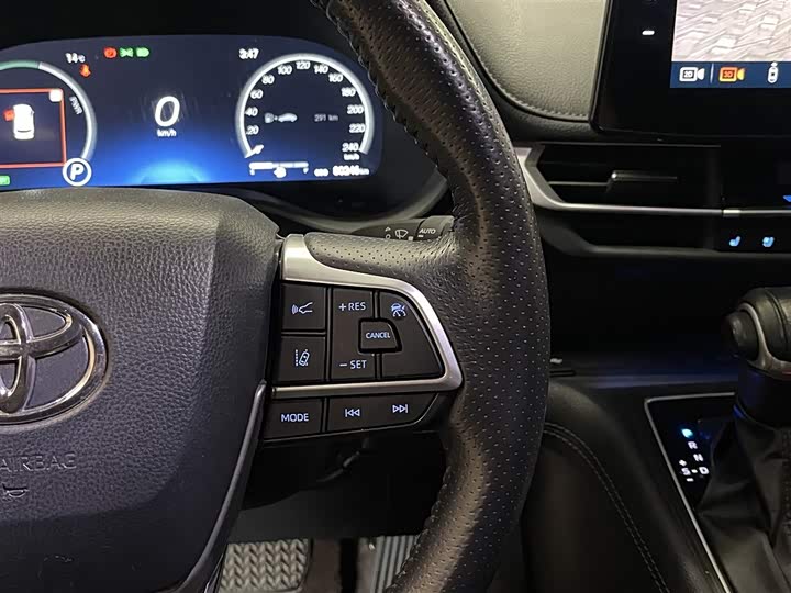 Фото 24 - Toyota Sienna