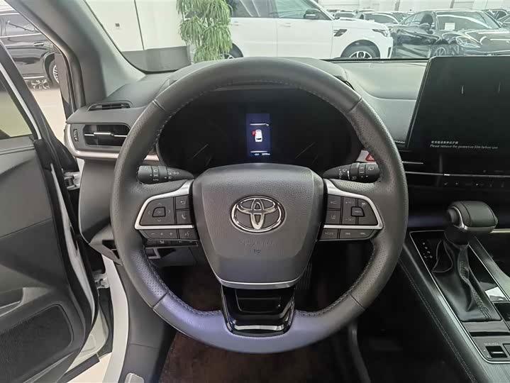 Фото 7 - Toyota Sienna