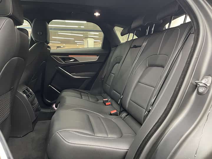 Фото 12 - Jaguar F-Pace