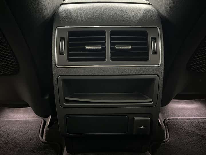 Фото 19 - Jaguar F-Pace