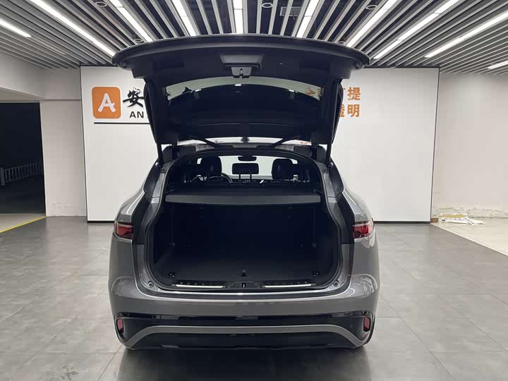 Фото 5 - Jaguar F-Pace