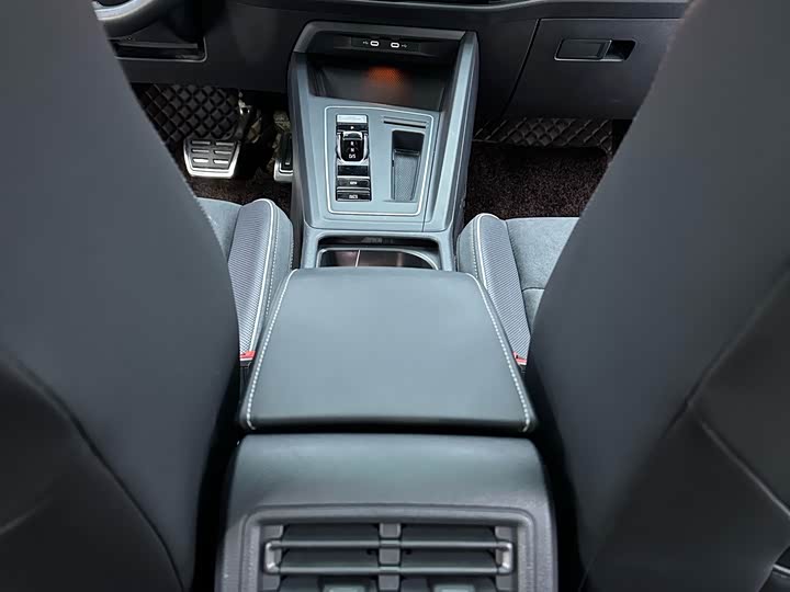 Фото 11 - Volkswagen Golf