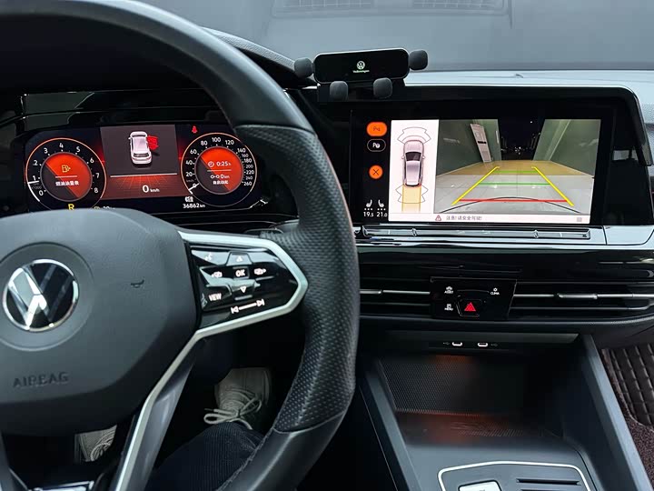 Фото 15 - Volkswagen Golf