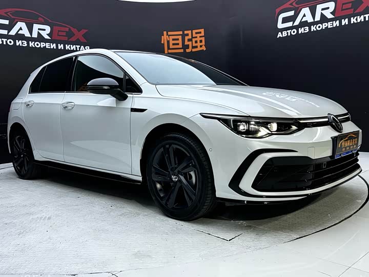 Фото 2 - Volkswagen Golf