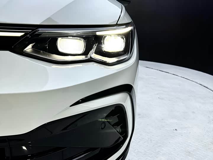 Фото 20 - Volkswagen Golf