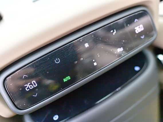 Фото 10 - XPeng X9