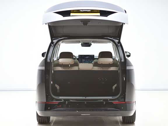 Фото 18 - XPeng X9