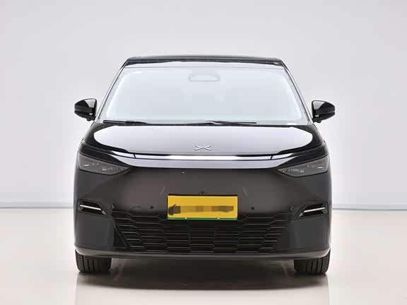 Фото 2 - XPeng X9