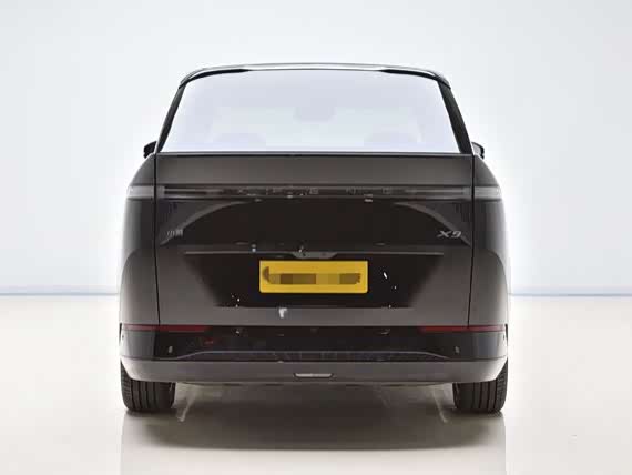 Фото 24 - XPeng X9