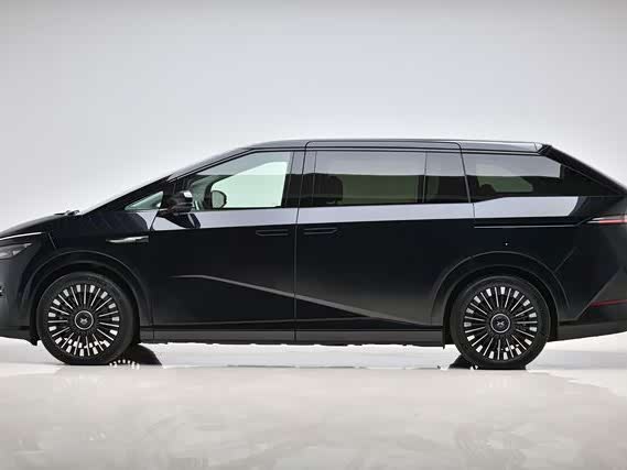 Фото 4 - XPeng X9