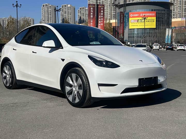 Фото 3 - Tesla Model Y