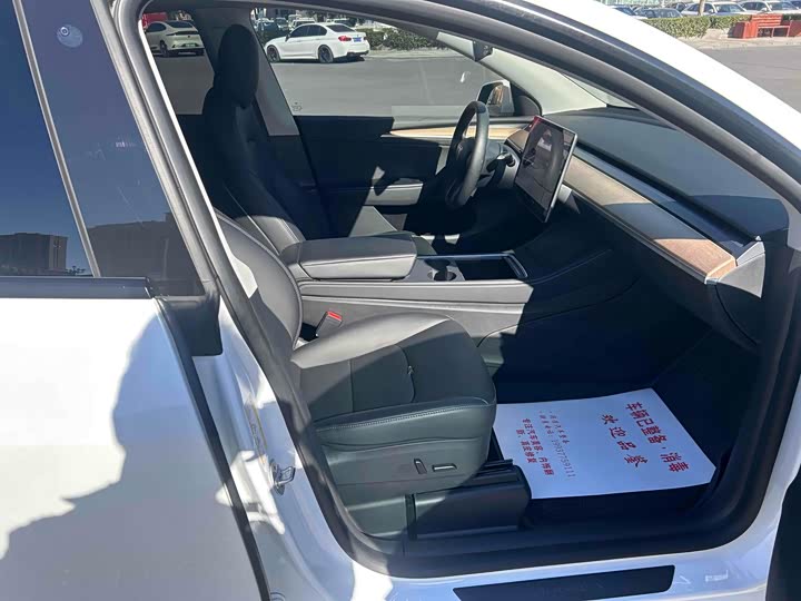 Фото 5 - Tesla Model Y