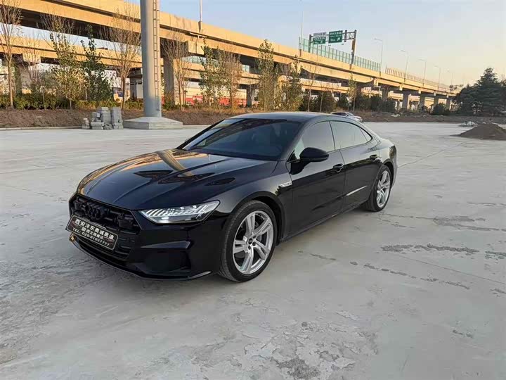 Фото 1 - Audi A7L