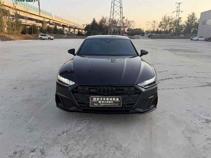 Фото 3 - Audi A7L