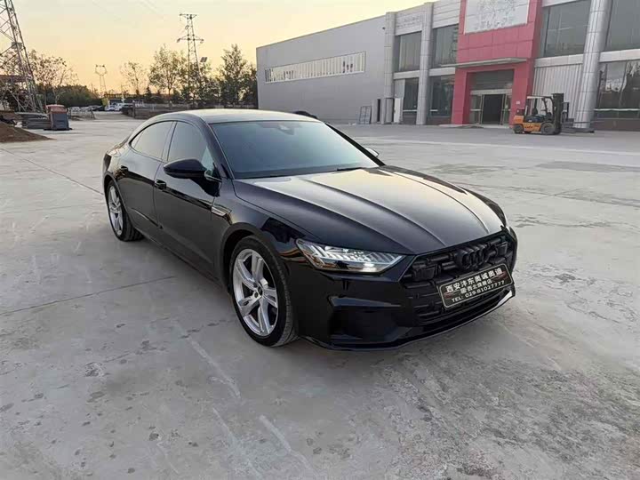 Фото 4 - Audi A7L