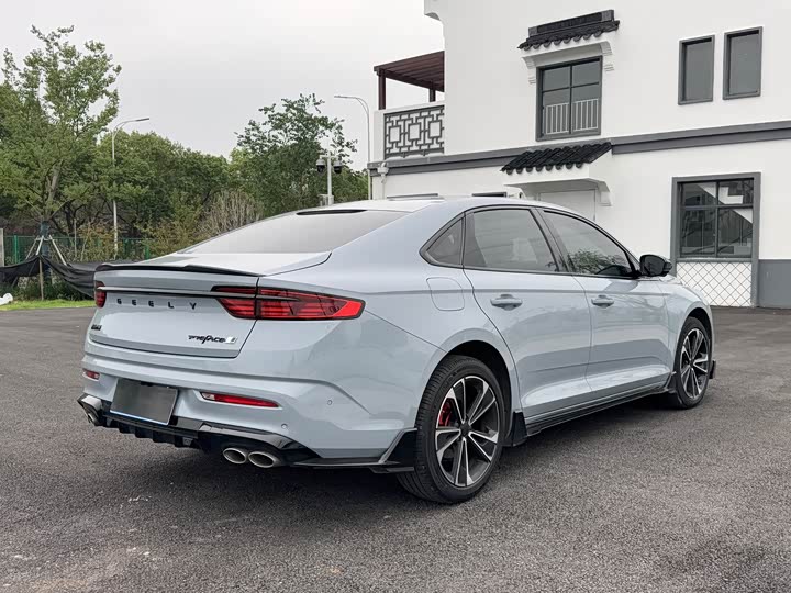 Фото 7 - Geely Preface