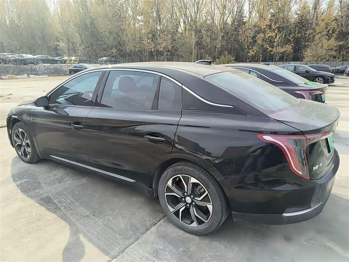 Фото 5 - Hongqi E-QM5