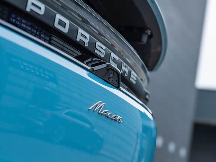 Фото 8 - Porsche Macan EV