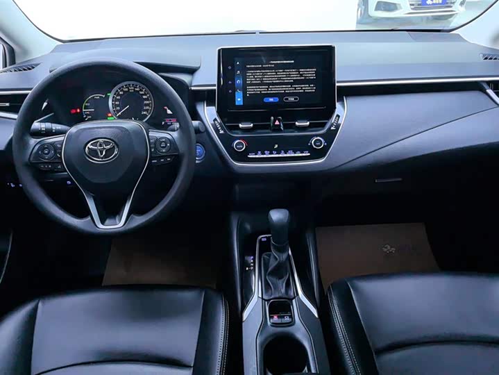 Фото 12 - Toyota Corolla