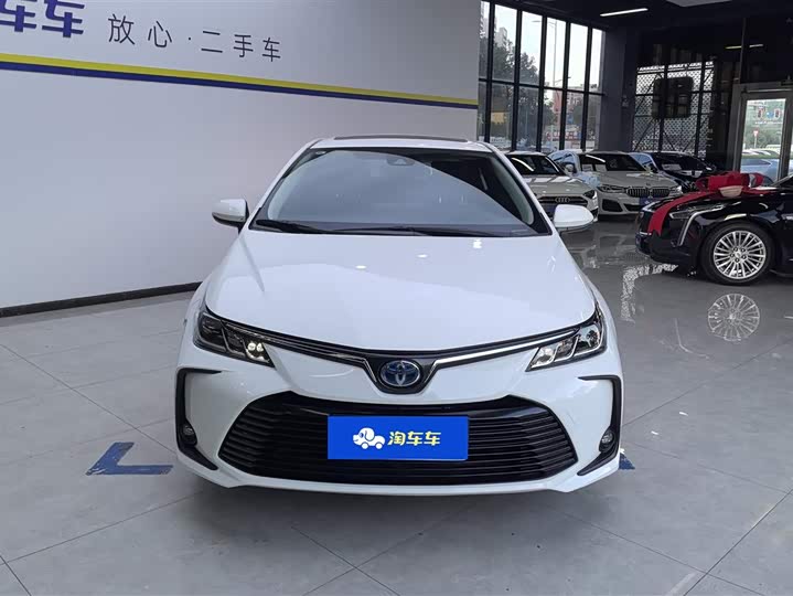 Фото 2 - Toyota Corolla