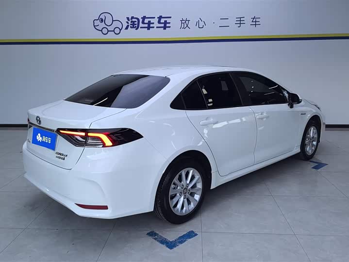 Фото 3 - Toyota Corolla