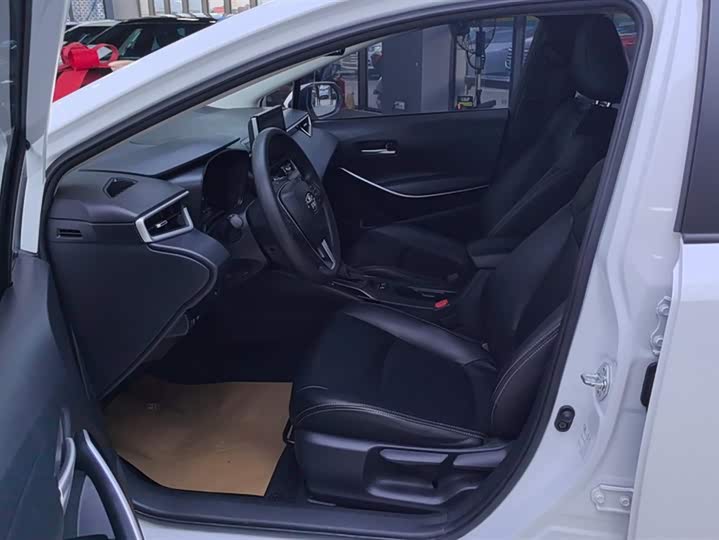 Фото 9 - Toyota Corolla