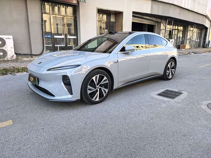 Фото 1 - Nio ET5