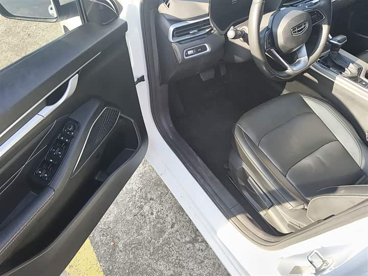 Фото 16 - Geely Emgrand