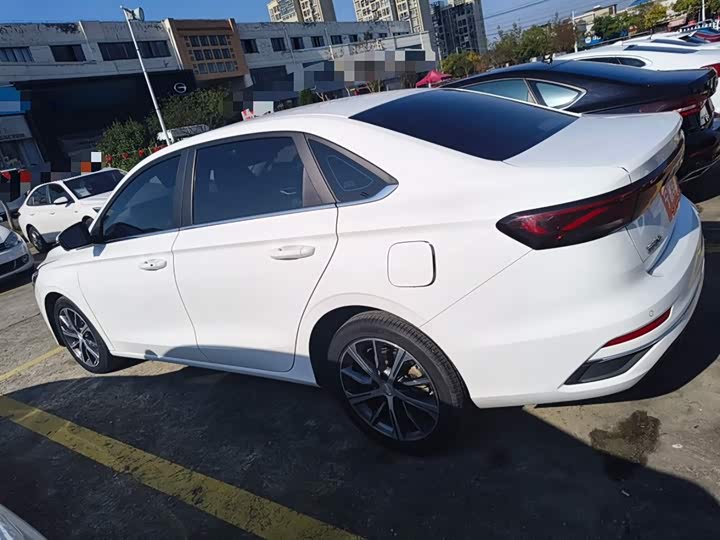 Фото 5 - Geely Emgrand