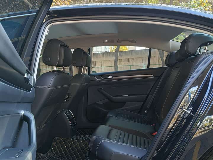 Фото 11 - Volkswagen Magotan