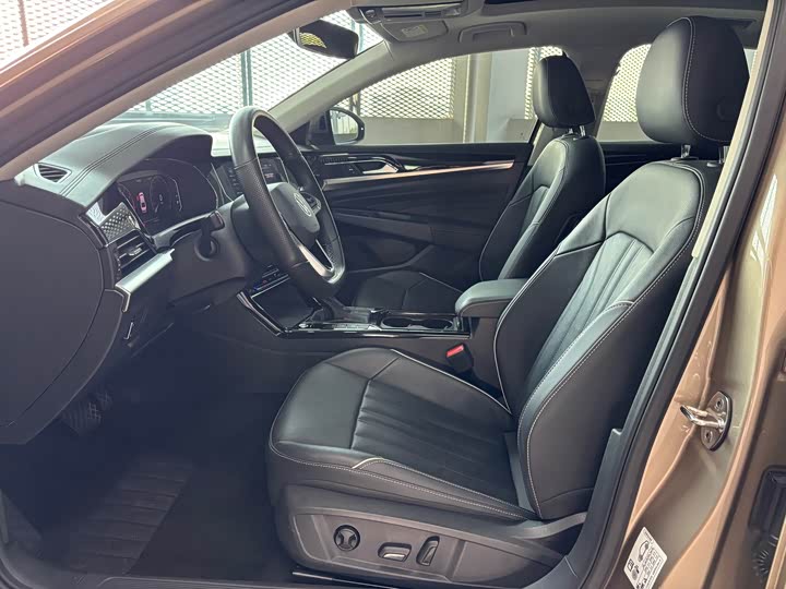 Фото 5 - Volkswagen Passat