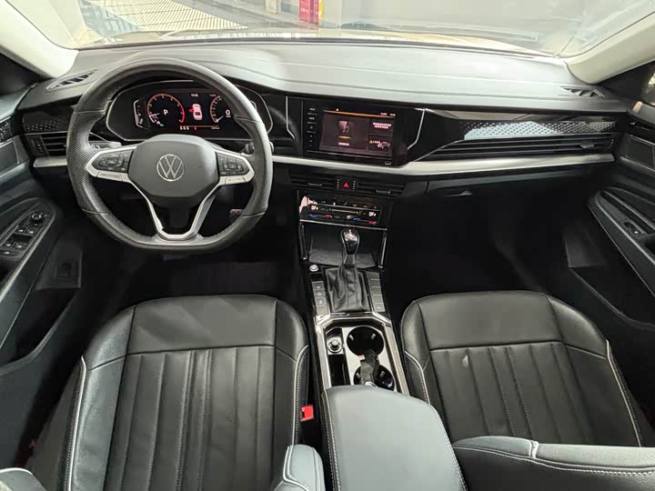 Фото 7 - Volkswagen Passat