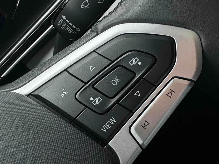 Фото 14 - Volkswagen Tiguan L Pro