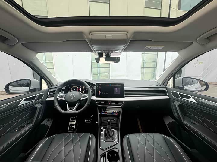 Фото 5 - Volkswagen Tiguan L Pro