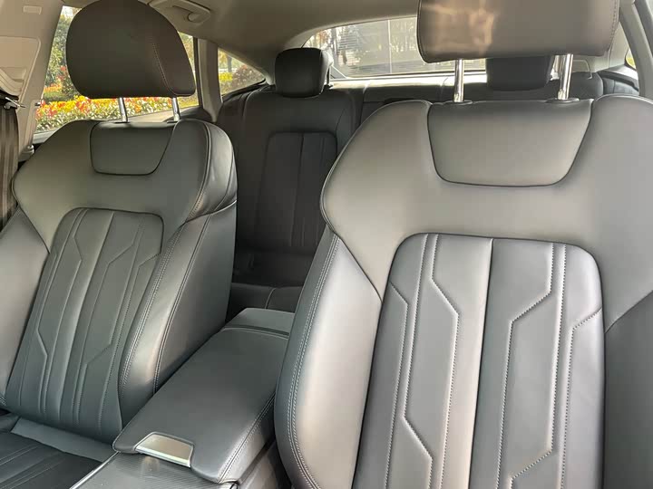 Фото 8 - Audi A7