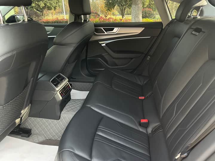 Фото 9 - Audi A7