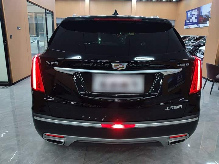 Фото 6 - Cadillac XT5