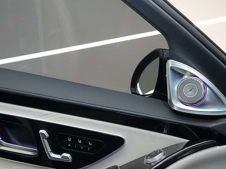 Фото 10 - Mercedes-Benz Maybach S-Class