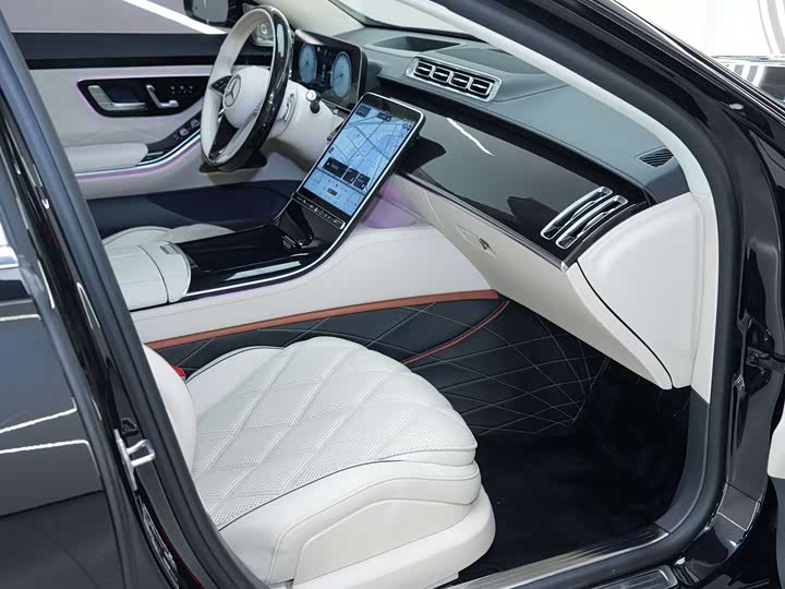 Фото 13 - Mercedes-Benz Maybach S-Class