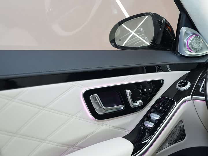 Фото 15 - Mercedes-Benz Maybach S-Class