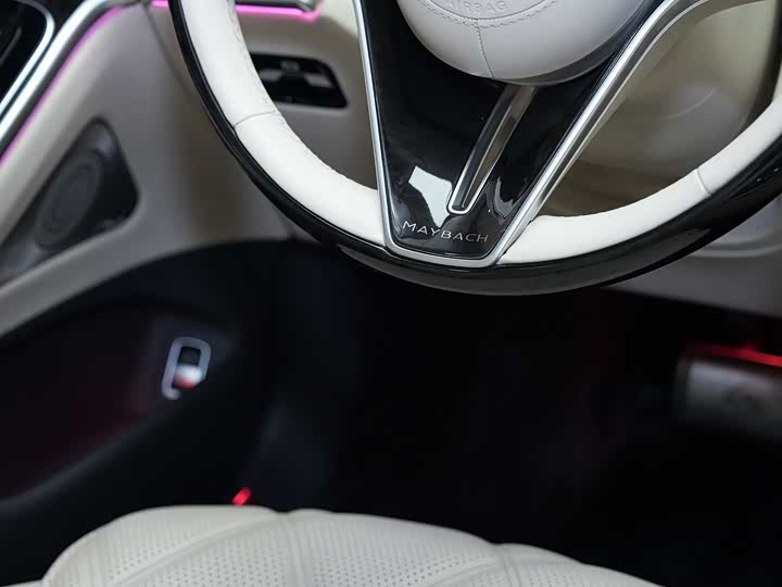 Фото 16 - Mercedes-Benz Maybach S-Class