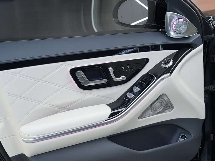 Фото 29 - Mercedes-Benz Maybach S-Class