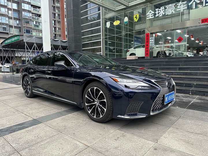 Фото 3 - Lexus LS
