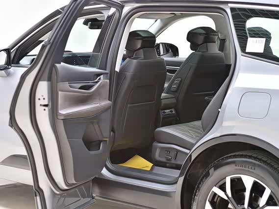 Фото 10 - Ford Edge