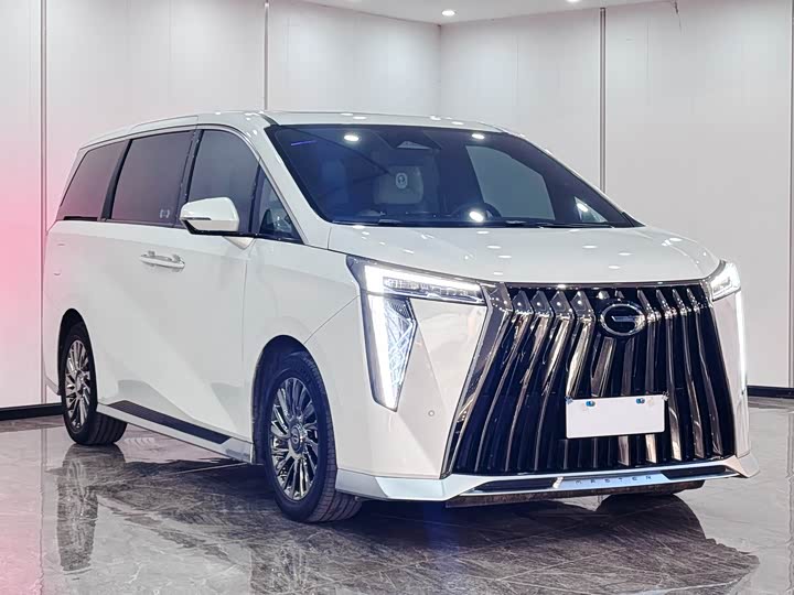 Фото 2 - GAC Trumpchi M8