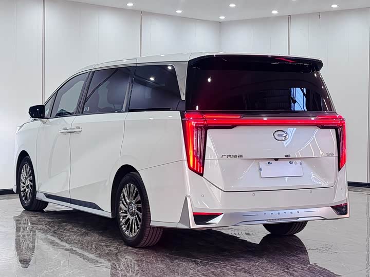 Фото 4 - GAC Trumpchi M8