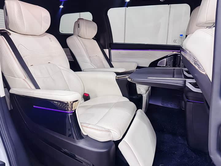 Фото 9 - GAC Trumpchi M8