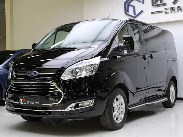 Фото 20 - Ford Tourneo